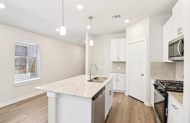 Foto del edificio - 1900 Velvet Oak Ln