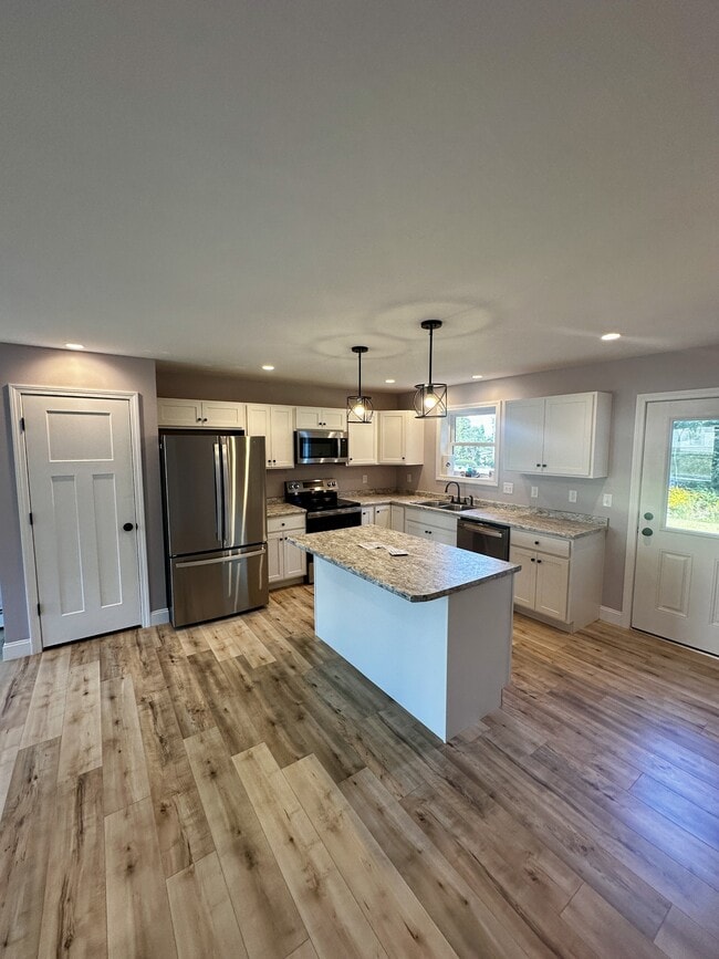 Building Photo - 46 Firefly Ln
