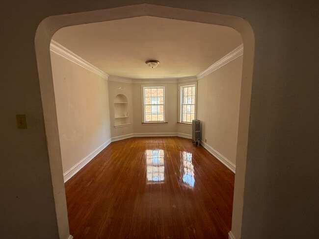 Foto del edificio - 7411 N Damen Ave