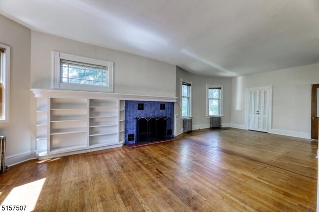Foto del edificio - 37 Livingston Ave