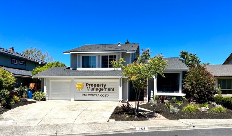 Foto principal - 2229 Lake Oaks Ct