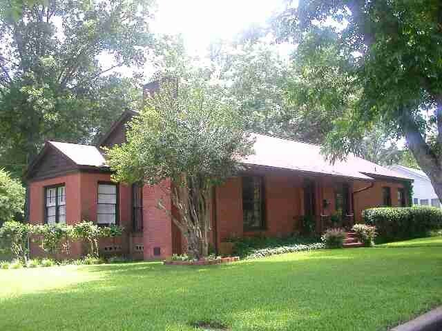 Primary Photo - 811 El Paso St