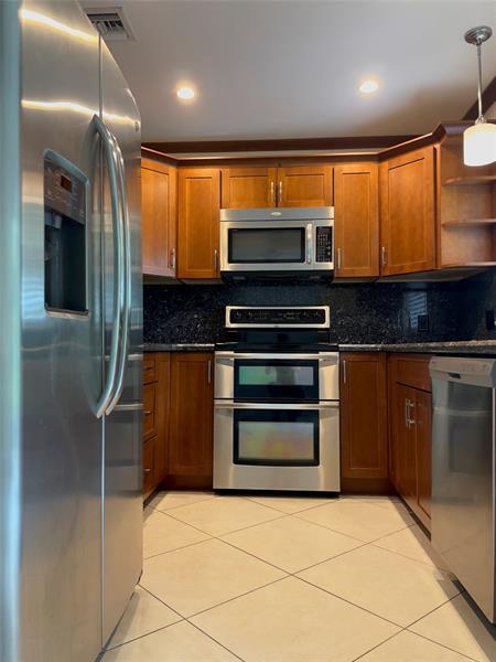 Building Photo - 1610-1614 NE 11th Ave