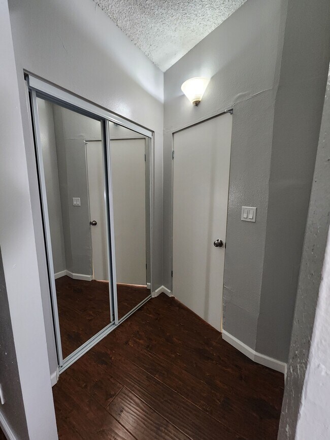 Foto del edificio - 2600 W 8th St