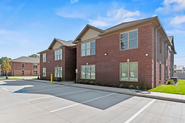 Building Photo - 204 Riverview Dr