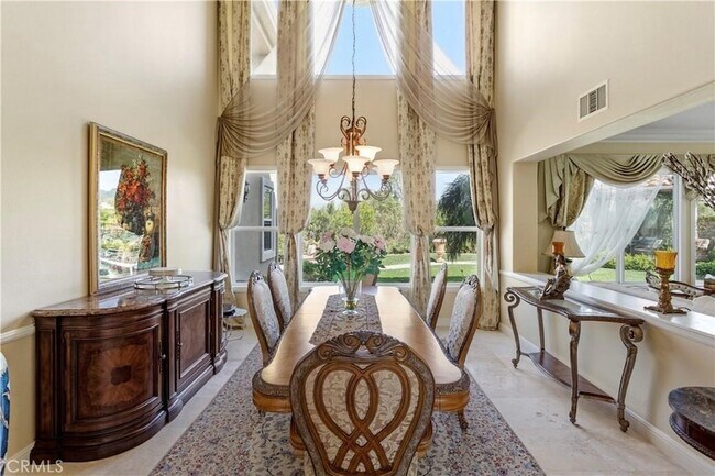 Foto del edificio - 2493 Woodcreek Rd