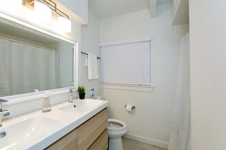 Building Photo - 2232 Bellefontaine