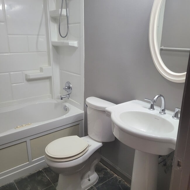 Foto del edificio - 7801 Unity Dr
