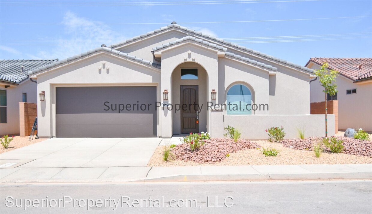 Primary Photo - 3 br, 3 bath House - 392 W. Camino Borde