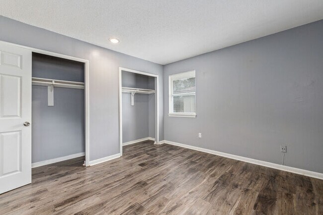 Foto del edificio - Classic 2BR Duplex