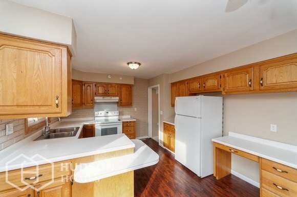 Foto del edificio - AVAILABLE NOW! - 216 Westview Ave, Hubbard...