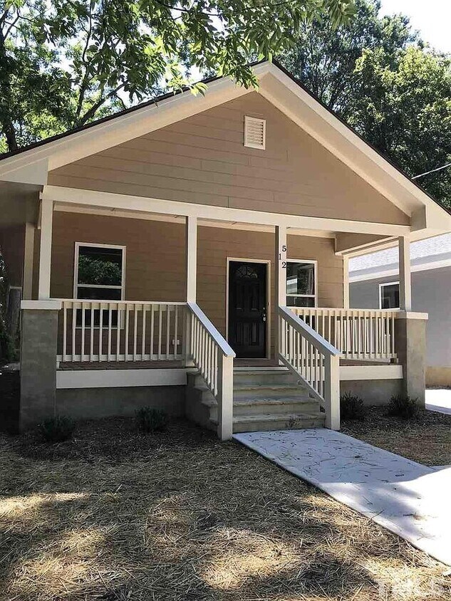 Primary Photo - 512 Oak Ave E