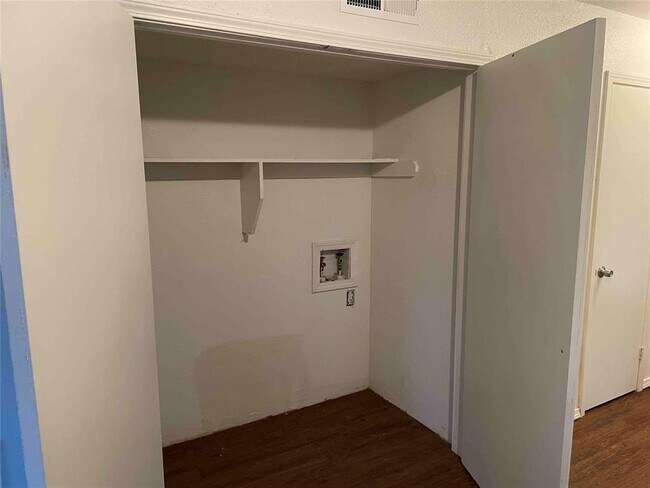 Foto del edificio - 917 Acacia Cir