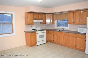 Building Photo - 321 Seguine Ave