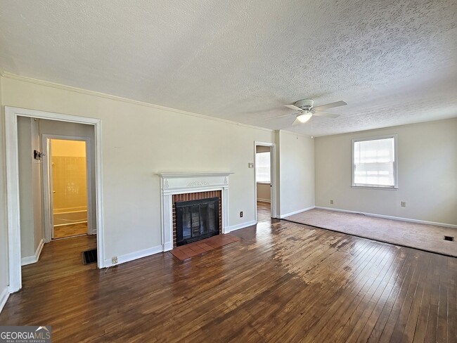 Building Photo - 3237 Matheson Dr