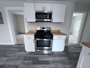 Building Photo - 116-118 Lawrence Street Unit 2