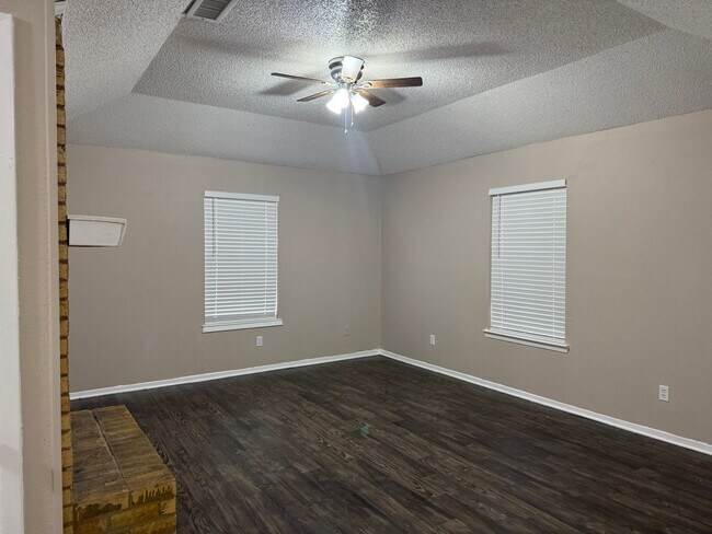 Foto del edificio - Sable Ln 7748/7750 *LEASE UP ONLY*
