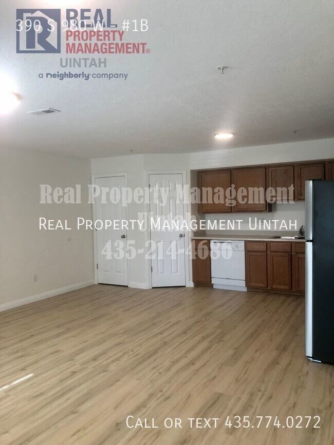 Building Photo - 2 Bed 2 Bath 1st Floor Apartment Central L...