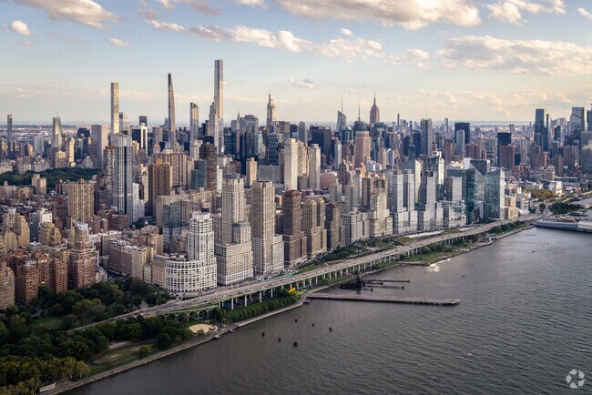 Aerial Photo - 240 Riverside Blvd