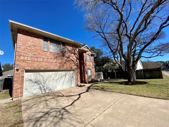 Foto del edificio - 4402 Everest Ln