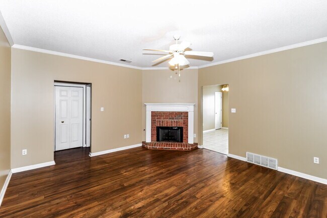 Building Photo - 8705 Eagle View Dr