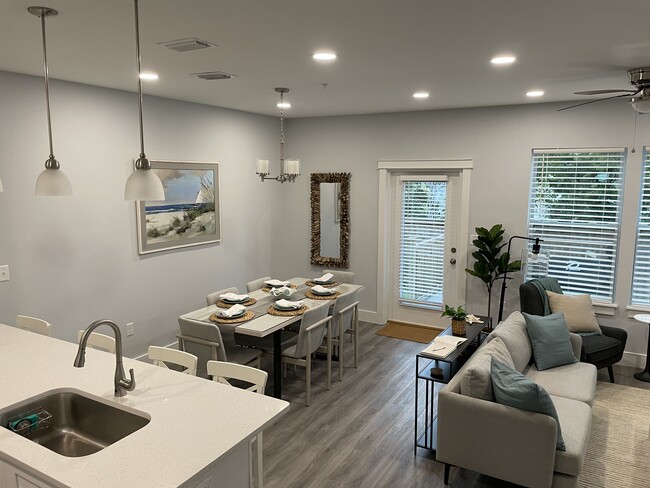 Building Photo - 2226 Joan Ave