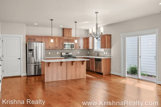 Building Photo - 4 br, 2.5 bath House - 374 SW 202nd Terrace