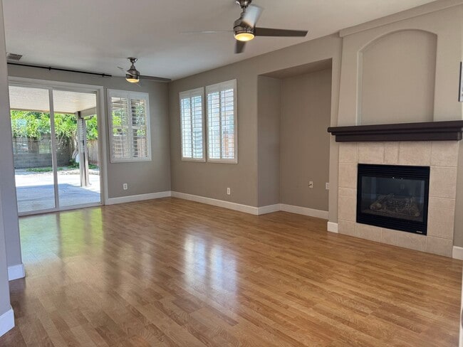 Building Photo - Charming single home in Roseville!