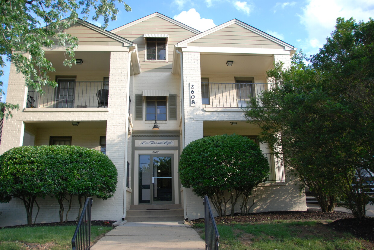 Primary Photo - Lee Terrace Apartments