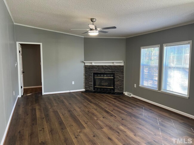 Foto del edificio - 8320 S Creek Rd