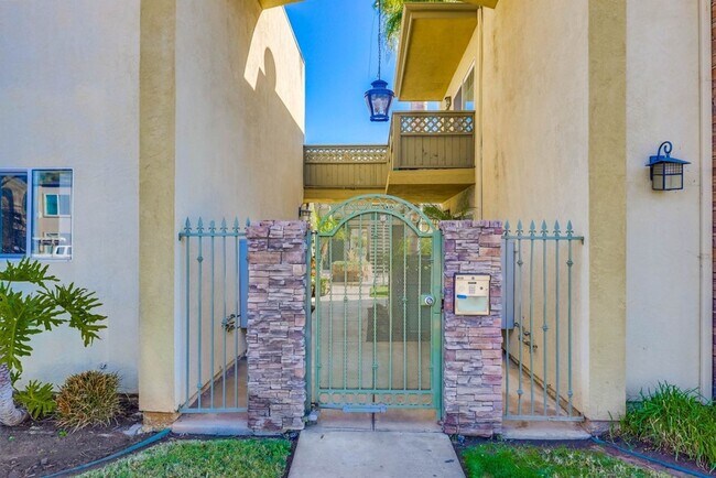 Building Photo - 2 Bedroom Condo For Rent - El Cajon