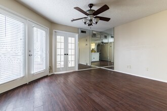 Building Photo - 1704 Baird Farm Cir