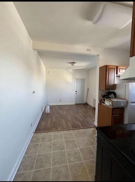 Foto del edificio - 113 1/2 3rd Street W Unit 5