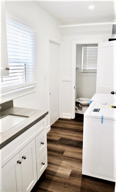 Foto del edificio - 225 W 8th St