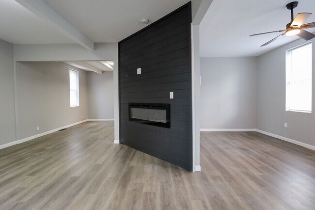 Foto del edificio - Modern Updates & Classic Charm | 3 Bed | 2...