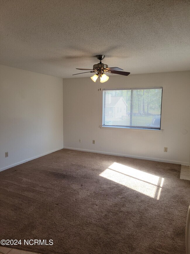 1945 Countrywood Blvd, Jacksonville, NC 28540 House Rental in
