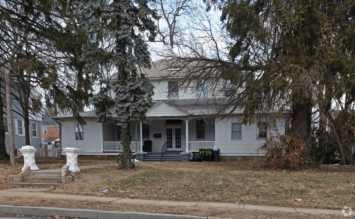 Primary Photo - 3914 W Cold Spring Ln