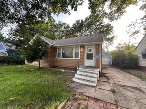 Building Photo - 1707 N Harding Ave