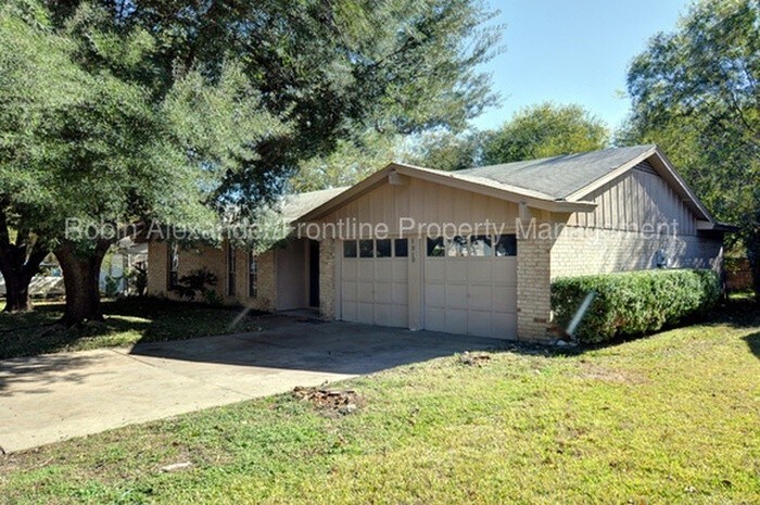 Primary Photo - 1010 Wembley Rd