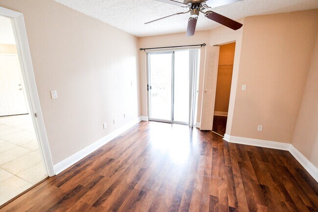 Building Photo - Beautiful 1 Bed 1 Bath Gated Second Floor Condo for Rent in Lake Mary, FL! AVAILABLE MAY!