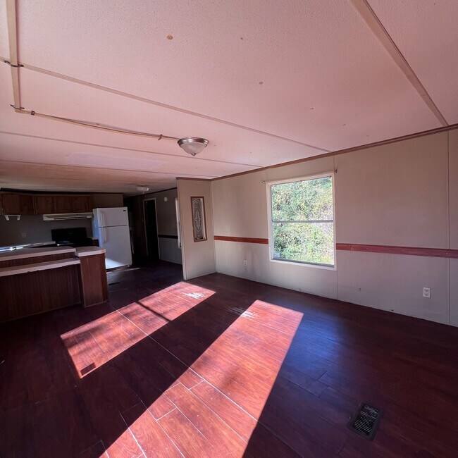 Foto del edificio - 1481 Holly Grove Rd