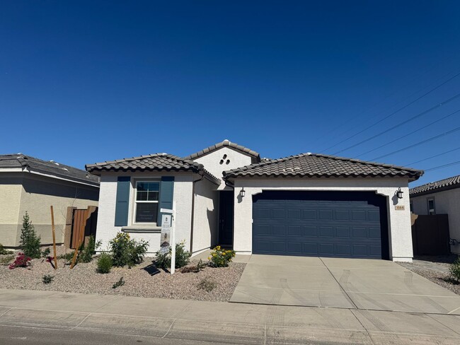 Building Photo - BRAND NEW 5 BEDROOM HOME IN MIDDLE VISTA: ...