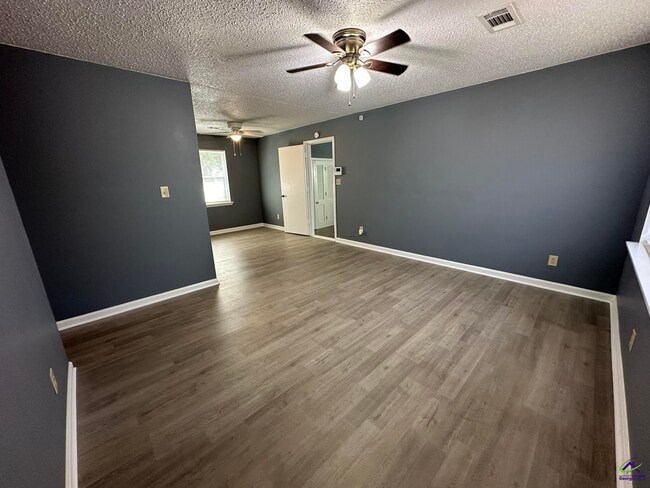 Building Photo - 503 Coventry Ct