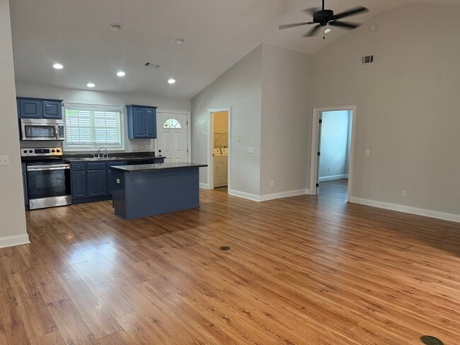 Foto del edificio - 802 W Longleaf Dr