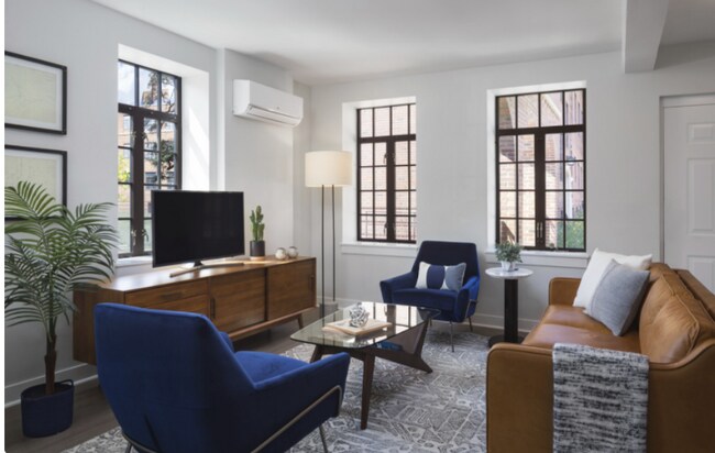 Foto del edificio - 2000 W Diversey Pkwy