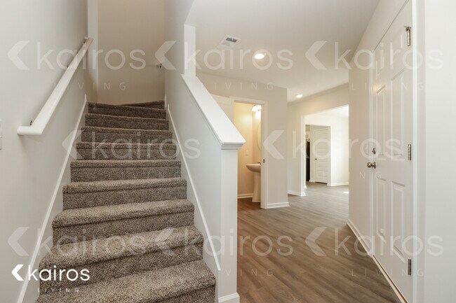 Foto del edificio - 217 Western Red Cedar Dr.