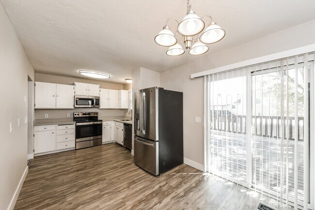 Foto del edificio - 4901 Banquet Ave