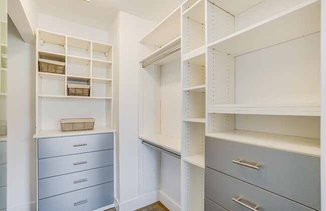 Building Photo - 2900 Pierce St