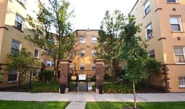 Building Photo - 4402 N Rockwell St