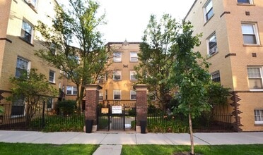 Building Photo - 4410 N Rockwell St